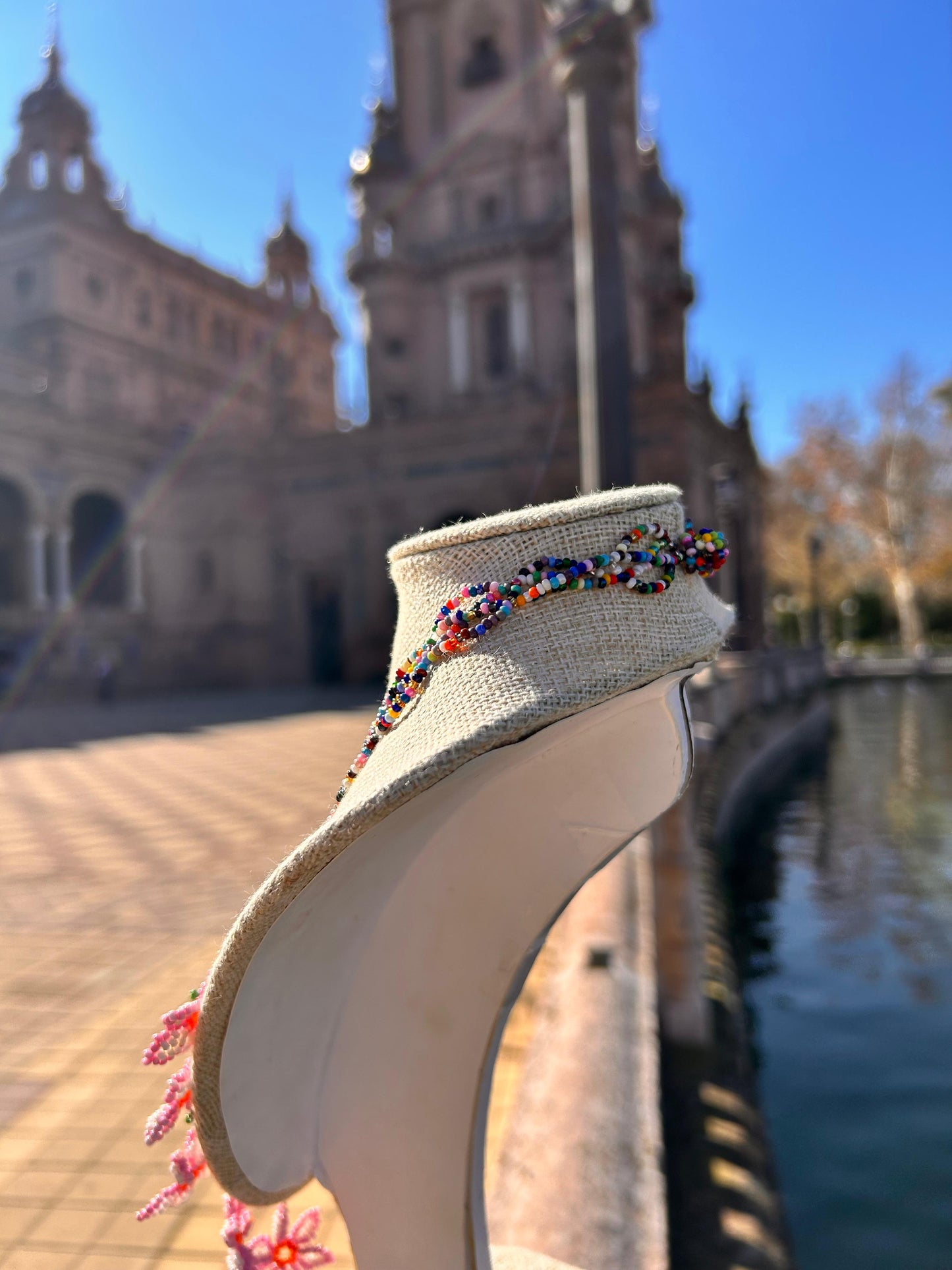 Collar "Cascada de flores" multicolor y rosa